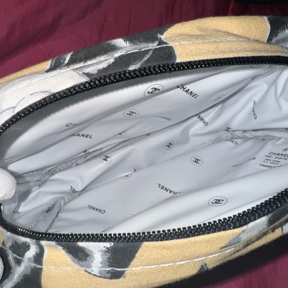 Chanel Vintage Makeup Bag - Picture 3 of 5